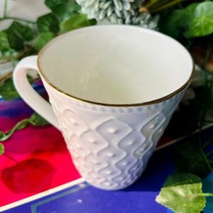 White Coffe Mug With Golden Line