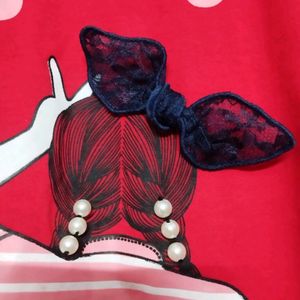 T-Shirt with false pearl beads and bow