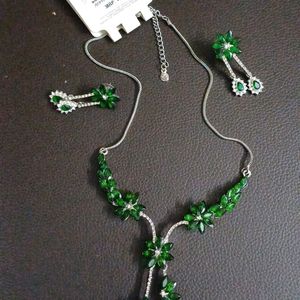 Bottle Green Stone Branded Necklace Set