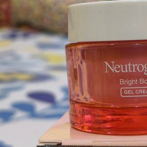 Neutrogena Bright Boost Gel Cream