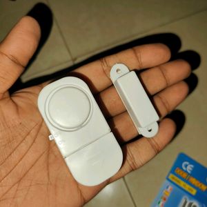 Door Lock Alarm Gadget