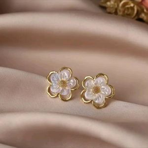 Beautiful Korean 3D Flower Stud Earring