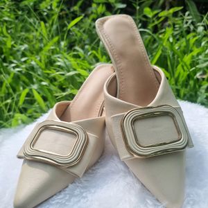 Pointed Cover Toe Heel