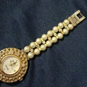 Beautiful Pearl Watch