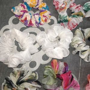 10 Scrunchies New