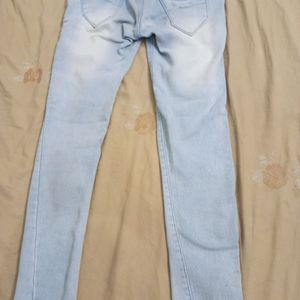 Damaged Style Jeans.....