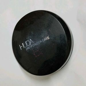 Huda Beauty 2in 1 Powder Cake