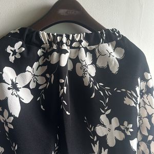 Black & White Flower Pattern Capri