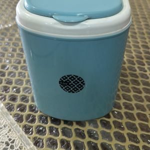 Plastic Mini Waste Bin