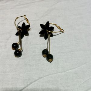 Earing Of Wood Black In Colour