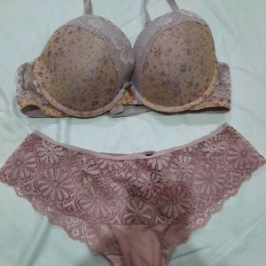 Branded Bra Panty Set 🪢🪢