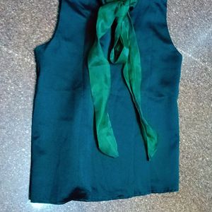 Good Green Sleeve Less Top.Rough Cloth