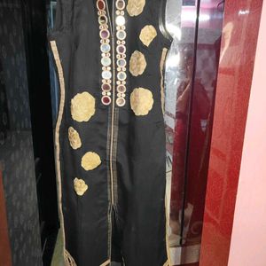 Beautiful Kurtie With Mirror Work & Embroidery