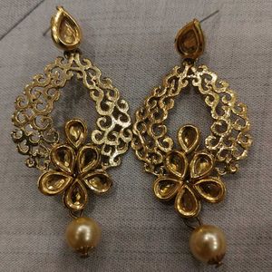 Fashionable Kundan Danglers In Gold Look