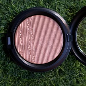 Mac Combo Highlighter And Blush