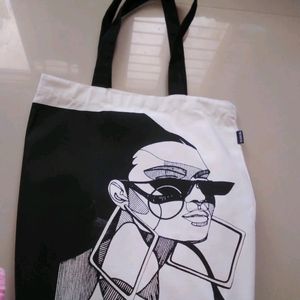 Tote bag