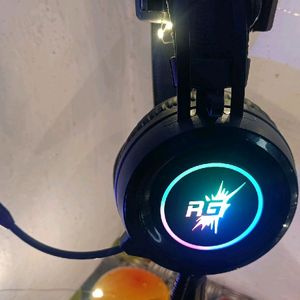 BRAND NEW READGEAR GAMING RGB HEADPHONE WITH BOX