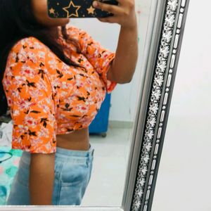 Trendy CropTee🍁(Thrifted)🌷SALE🌷