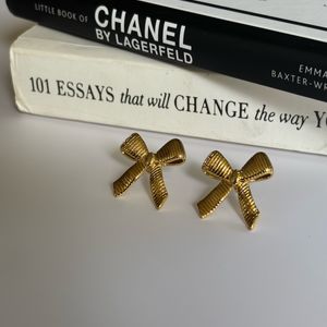 Ribbed Bow Studs Anti Tarnish