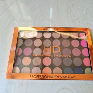 SwissBeauty Eyeshadow Palette And SugarPop Sponge