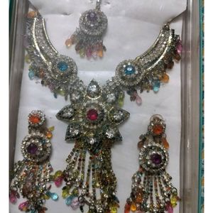 Jewellery Set With Mangteeka