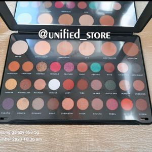 Makeup Revolution Beautiful Eyeshadow Palette