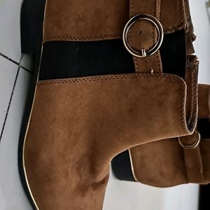 Primarks Brown Boots For Women