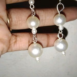 🤍 White With Gold Pearl Earings