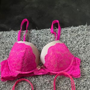 Sale‼️New Victoria Secret Lace Pushup Bra 🩷