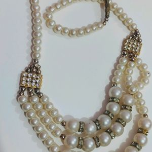 Pearl necklace