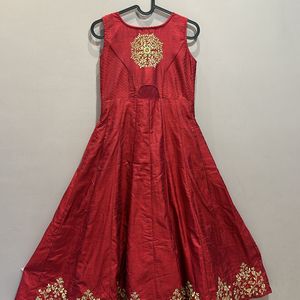 NEERU’S PARTY GOWN MAROON