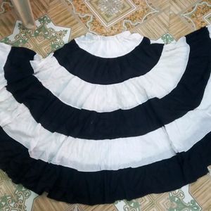 6 Meter Wide Black And White Skirt