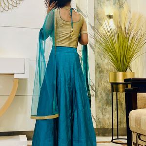 Lehenga Choli With A Dupatta