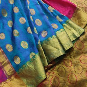 Maroon And Green With Blue Patli Pallu