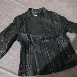 BLACK LEATHER JACKET