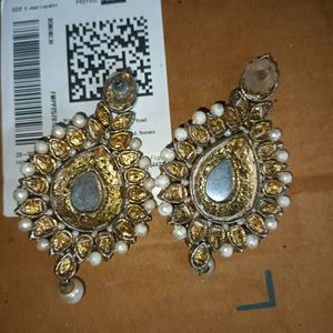 Nice Condition Earring