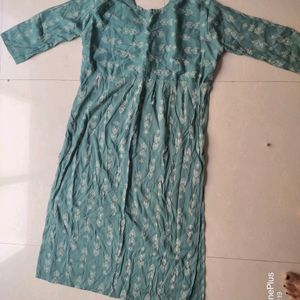 Niyra Cut 3/4 Sleev Kurti With Free Eayrings