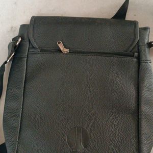 Mens Messenger Bag (Leather)