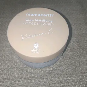 Mamaearth Glow Mattiying Loose Powder