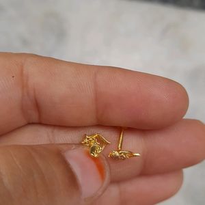 Beautiful Gold 22crt Studs