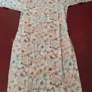 Green Floral Printed Straigt Cut Kurti