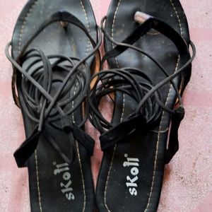 Skoll wired Sandals