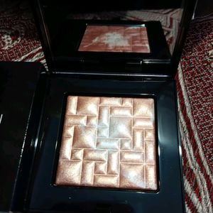 Bobbi Brown Highlighting Powder