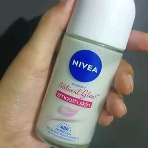 NIVEA NATURAL GLOW DEODRANT ❤️