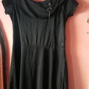 A BLACK PARTY WARE DRESS