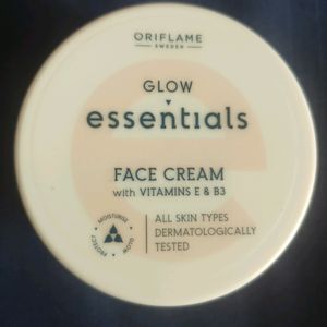 Glow Essential Face Cream with Vitamin E & B3