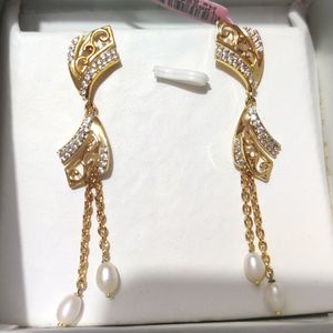 Fresh water pearl dangler earrings