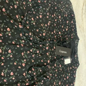 Black tshirt with floral prints