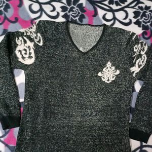 Woolen pullover