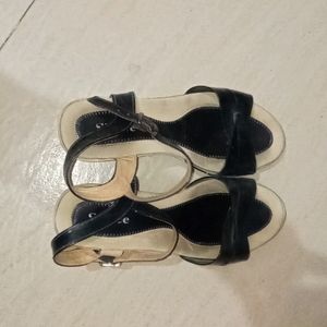 Sandal